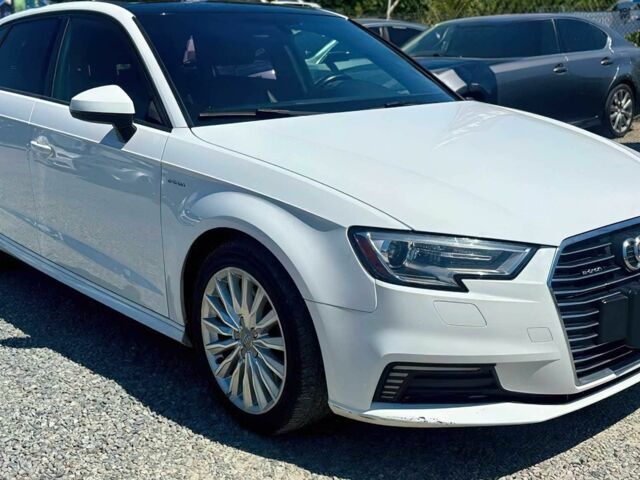 Білий Ауді А3, об'ємом двигуна 1.4 л та пробігом 62 тис. км за 7000 $, фото 1 на Automoto.ua