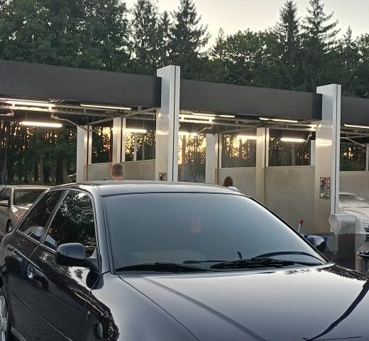 Черный Ауди А3, объемом двигателя 1.6 л и пробегом 280 тыс. км за 3800 $, фото 1 на Automoto.ua