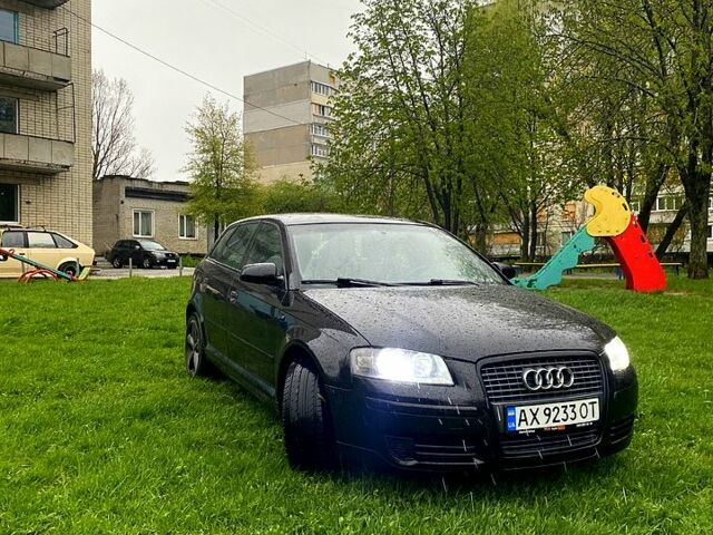 Черный Ауди А3, объемом двигателя 1.6 л и пробегом 256 тыс. км за 5800 $, фото 1 на Automoto.ua