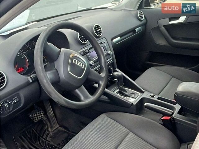 Черный Ауди А3, объемом двигателя 1.6 л и пробегом 180 тыс. км за 5499 $, фото 1 на Automoto.ua