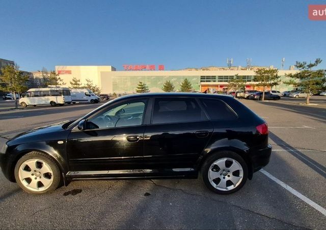 Черный Ауди А3, объемом двигателя 1.6 л и пробегом 321 тыс. км за 6000 $, фото 1 на Automoto.ua