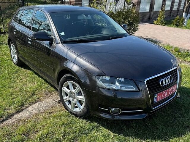 Черный Ауди А3, объемом двигателя 1.6 л и пробегом 208 тыс. км за 9700 $, фото 1 на Automoto.ua