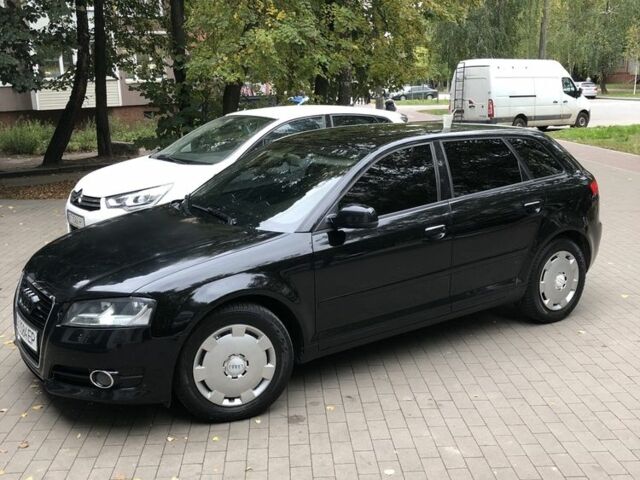 Черный Ауди А3, объемом двигателя 1.4 л и пробегом 200 тыс. км за 9900 $, фото 1 на Automoto.ua