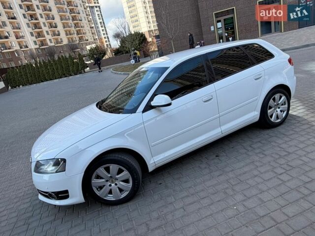 Чорний Ауді А3, об'ємом двигуна 1.2 л та пробігом 133 тис. км за 10500 $, фото 1 на Automoto.ua