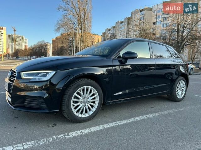 Черный Ауди А3, объемом двигателя 1.6 л и пробегом 180 тыс. км за 15000 $, фото 1 на Automoto.ua