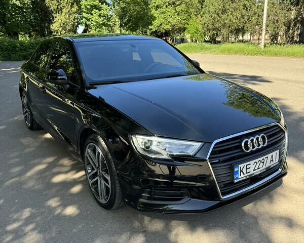 Черный Ауди А3, объемом двигателя 2 л и пробегом 40 тыс. км за 23000 $, фото 1 на Automoto.ua