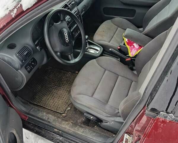 Красный Ауди А3, объемом двигателя 1.6 л и пробегом 300 тыс. км за 2000 $, фото 1 на Automoto.ua