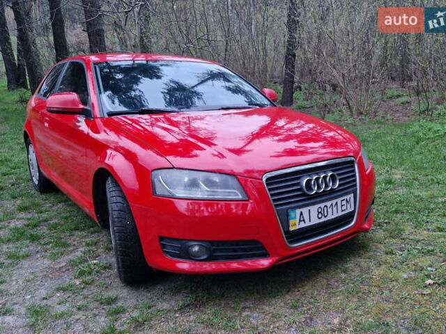 Красный Ауди А3, объемом двигателя 1.6 л и пробегом 299 тыс. км за 6800 $, фото 1 на Automoto.ua
