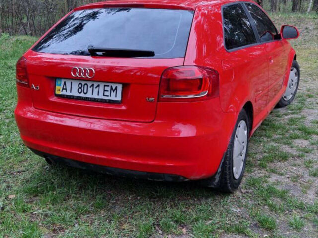 Красный Ауди А3, объемом двигателя 1.6 л и пробегом 299 тыс. км за 6000 $, фото 1 на Automoto.ua