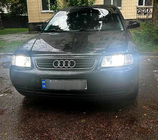 Ауди А3, объемом двигателя 1.6 л и пробегом 258 тыс. км за 3700 $, фото 1 на Automoto.ua