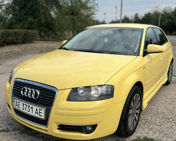 Желтый Ауди А3, объемом двигателя 1.6 л и пробегом 101 тыс. км за 8500 $, фото 1 на Automoto.ua