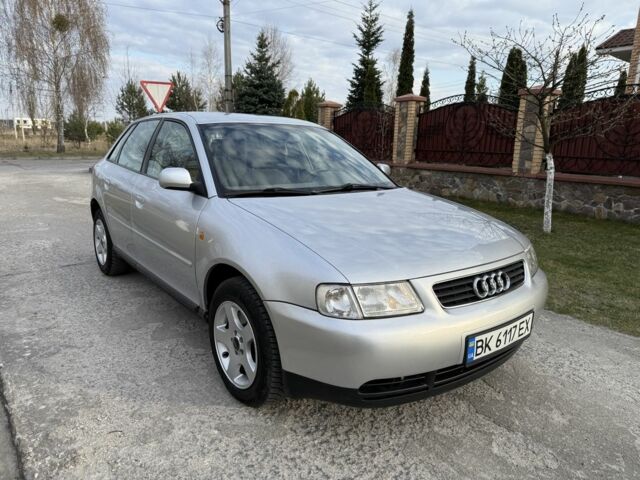 Сірий Ауді А3, об'ємом двигуна 1.8 л та пробігом 199 тис. км за 4000 $, фото 1 на Automoto.ua