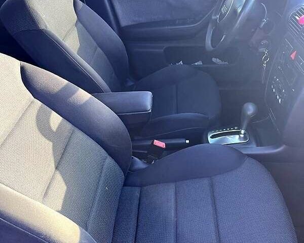 Сірий Ауді А3, об'ємом двигуна 1.6 л та пробігом 241 тис. км за 3600 $, фото 1 на Automoto.ua