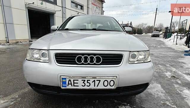 Сірий Ауді А3, об'ємом двигуна 1.6 л та пробігом 197 тис. км за 4500 $, фото 1 на Automoto.ua