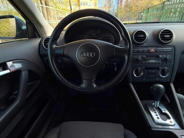 Серый Ауди А3, объемом двигателя 2 л и пробегом 315 тыс. км за 4000 $, фото 1 на Automoto.ua