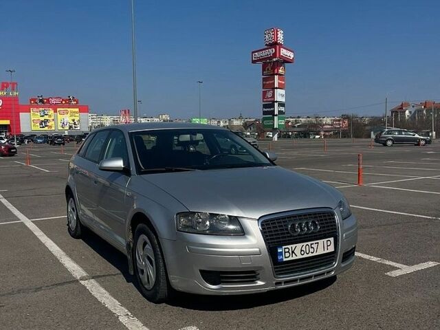 Серый Ауди А3, объемом двигателя 1.6 л и пробегом 275 тыс. км за 5800 $, фото 1 на Automoto.ua