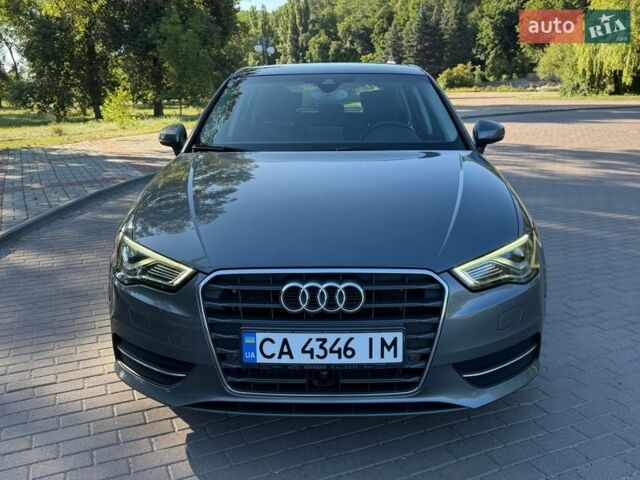 Сірий Ауді А3, об'ємом двигуна 2 л та пробігом 236 тис. км за 17859 $, фото 1 на Automoto.ua