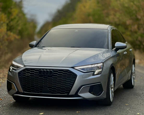 Ауди А3 2023 в Харькове на Automoto.ua Серый Ауди А3, объемом двигателя 1.98 л и пробегом 25 тыс. км за 28999 $, фото 1 на Automoto.ua