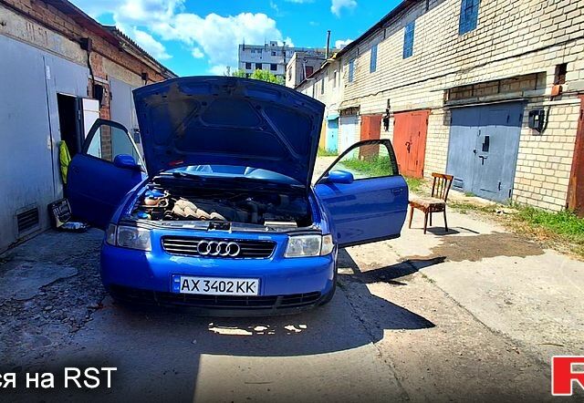 Синий Ауди А3, объемом двигателя 1.8 л и пробегом 240 тыс. км за 2800 $, фото 1 на Automoto.ua
