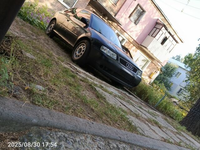 Синій Ауді А3, об'ємом двигуна 1.6 л та пробігом 250 тис. км за 2315 $, фото 1 на Automoto.ua