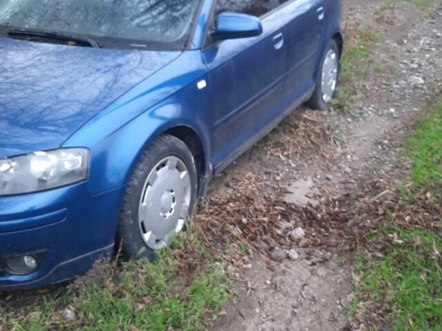 Синий Ауди А3, объемом двигателя 1.6 л и пробегом 250 тыс. км за 4600 $, фото 1 на Automoto.ua