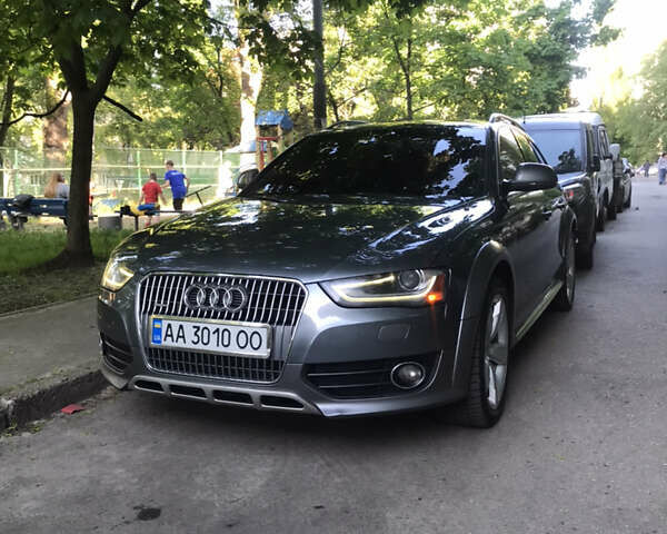 Серый Ауди А4 Олроуд, объемом двигателя 2 л и пробегом 288 тыс. км за 12300 $, фото 1 на Automoto.ua