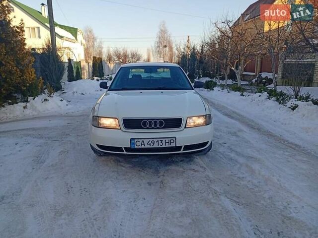 Білий Ауді А4, об'ємом двигуна 1.8 л та пробігом 270 тис. км за 2850 $, фото 1 на Automoto.ua