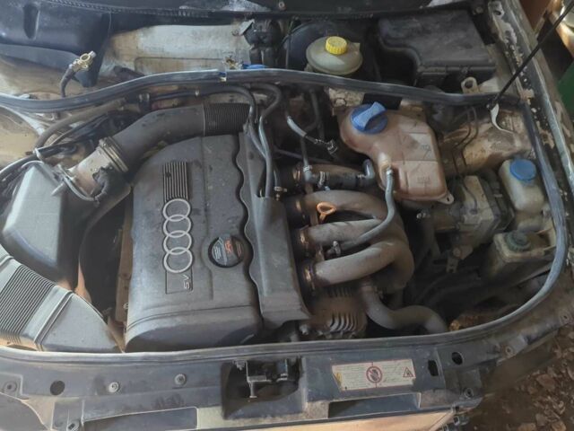 Білий Ауді А4, об'ємом двигуна 1.8 л та пробігом 530 тис. км за 1844 $, фото 1 на Automoto.ua