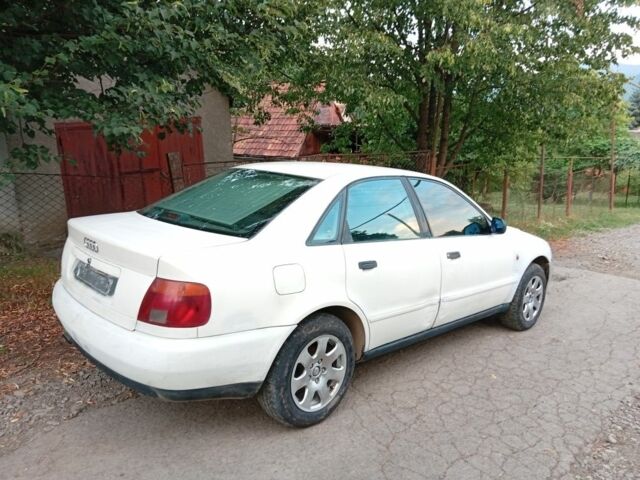 Білий Ауді А4, об'ємом двигуна 1.8 л та пробігом 327 тис. км за 650 $, фото 1 на Automoto.ua