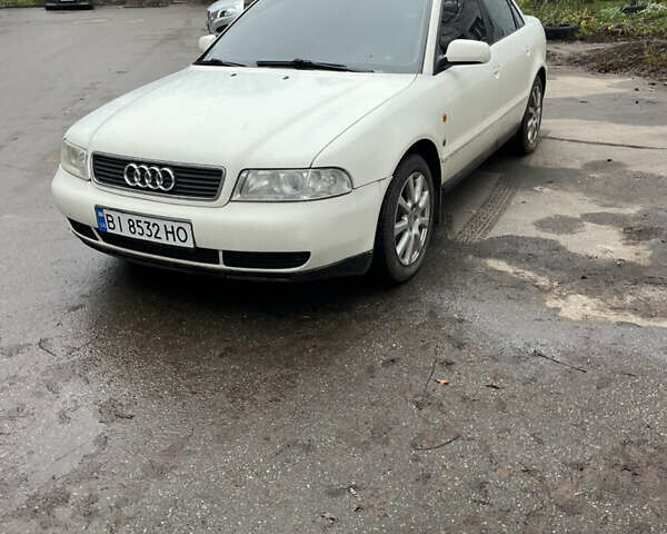 Белый Ауди А4, объемом двигателя 1.78 л и пробегом 320 тыс. км за 2100 $, фото 1 на Automoto.ua