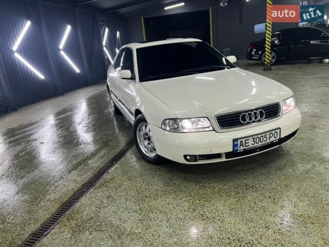Білий Ауді А4, об'ємом двигуна 1.78 л та пробігом 311 тис. км за 5350 $, фото 1 на Automoto.ua