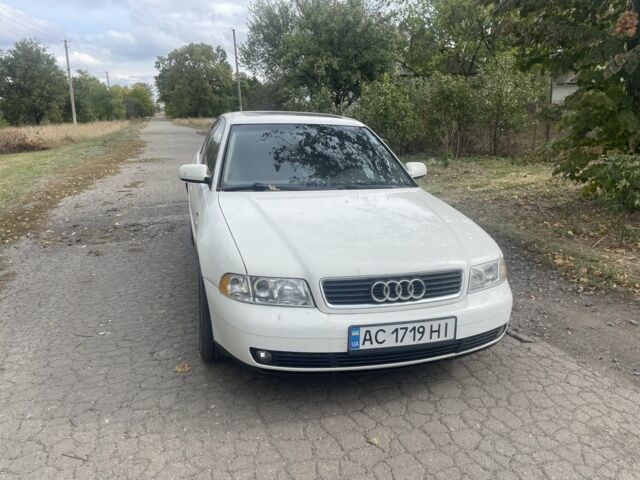 Білий Ауді А4, об'ємом двигуна 1.8 л та пробігом 50 тис. км за 4000 $, фото 1 на Automoto.ua