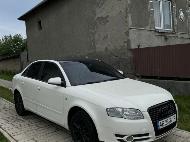 Белый Ауди А4, объемом двигателя 1.6 л и пробегом 248 тыс. км за 3900 $, фото 1 на Automoto.ua