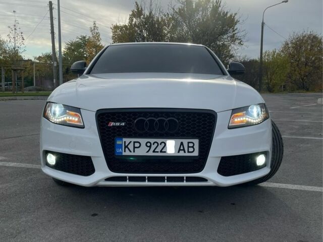Белый Ауди А4, объемом двигателя 2 л и пробегом 300 тыс. км за 8300 $, фото 1 на Automoto.ua