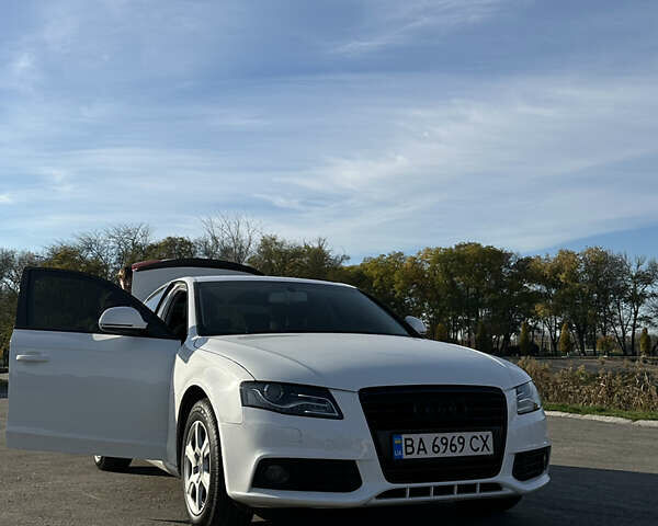 Ауди А4 2008 в Александрие на Automoto.ua Белый Ауди А4, объемом двигателя 1.8 л и пробегом 339 тыс. км за 7950 $, фото 1 на Automoto.ua