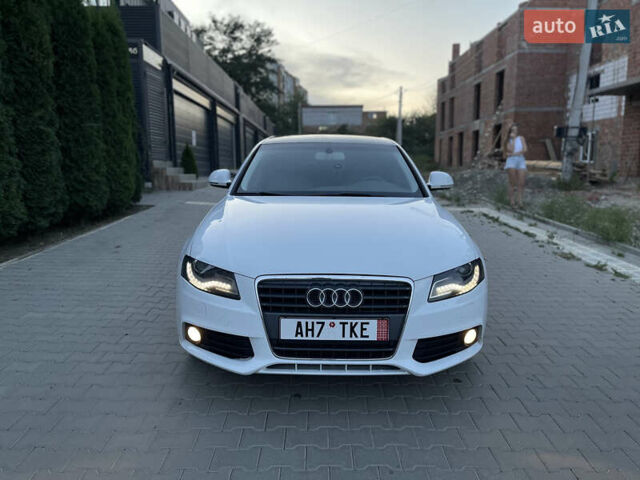 Белый Ауди А4, объемом двигателя 0 л и пробегом 320 тыс. км за 8200 $, фото 1 на Automoto.ua