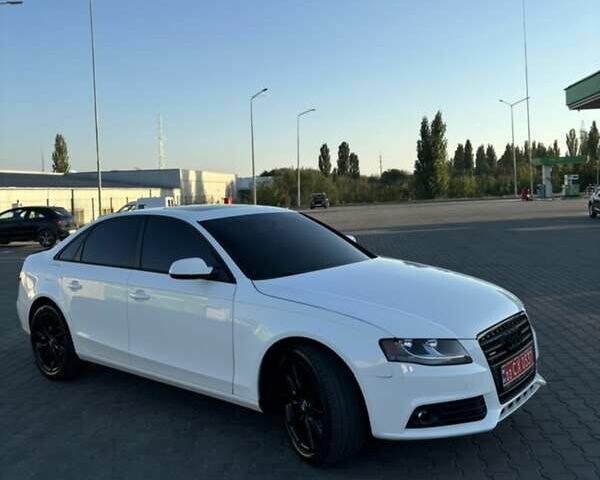 Білий Ауді А4, об'ємом двигуна 2 л та пробігом 280 тис. км за 10500 $, фото 1 на Automoto.ua