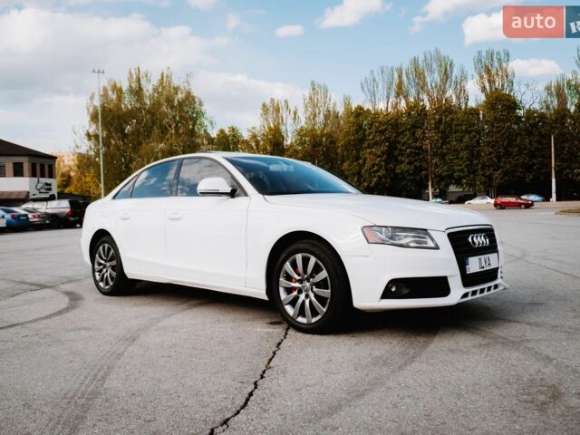 Білий Ауді А4, об'ємом двигуна 2 л та пробігом 233 тис. км за 8700 $, фото 1 на Automoto.ua