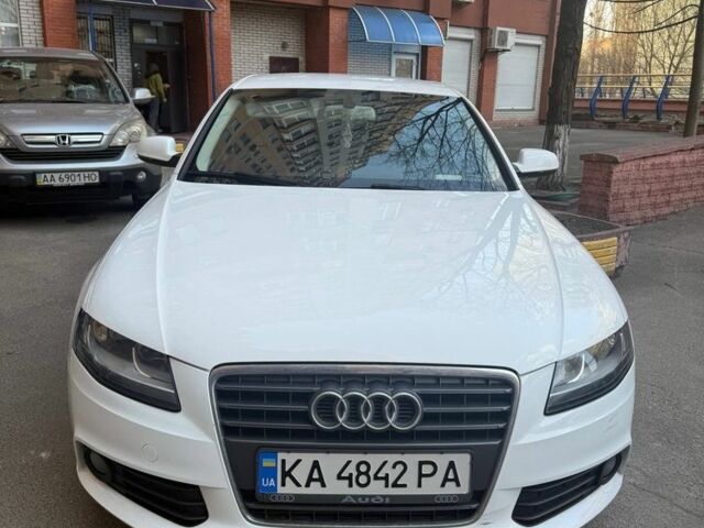 Белый Ауди А4, объемом двигателя 2 л и пробегом 145 тыс. км за 7000 $, фото 1 на Automoto.ua