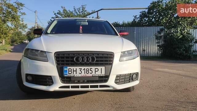 Белый Ауди А4, объемом двигателя 2 л и пробегом 250 тыс. км за 8350 $, фото 1 на Automoto.ua