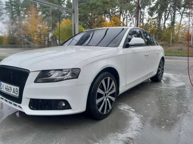 Білий Ауді А4, об'ємом двигуна 2 л та пробігом 249 тис. км за 8200 $, фото 1 на Automoto.ua