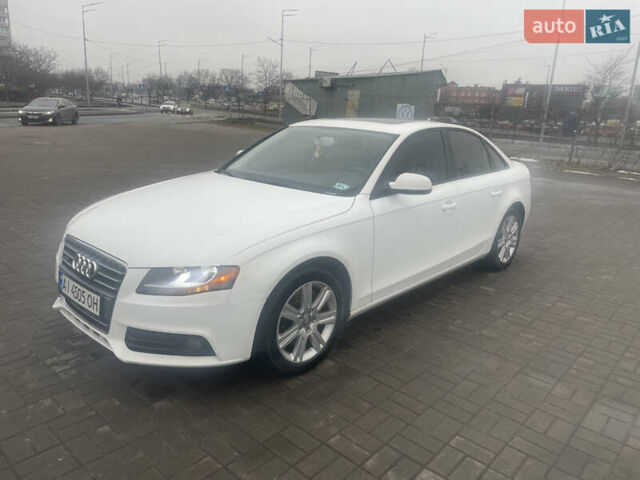 Ауді А4 2010 у Києві на Automoto.ua Білий Ауді А4, об'ємом двигуна 1.98 л та пробігом 253 тис. км за 10300 $, фото 1 на Automoto.ua
