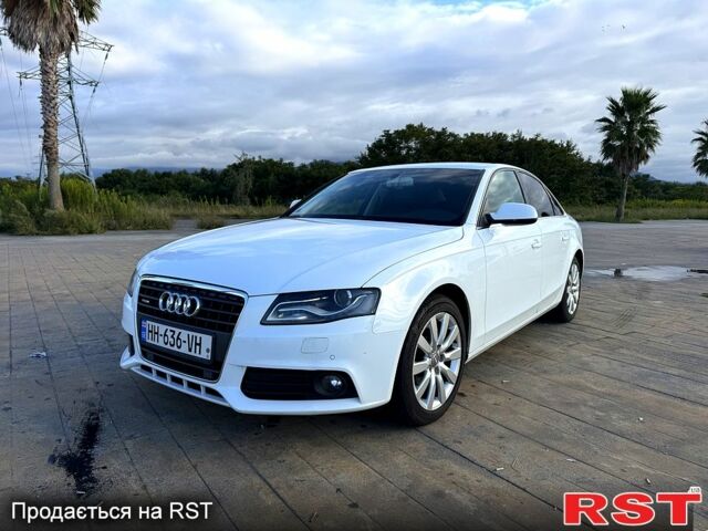 Белый Ауди А4, объемом двигателя 2 л и пробегом 209 тыс. км за 10800 $, фото 1 на Automoto.ua