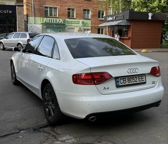 Белый Ауди А4, объемом двигателя 3 л и пробегом 247 тыс. км за 11200 $, фото 1 на Automoto.ua