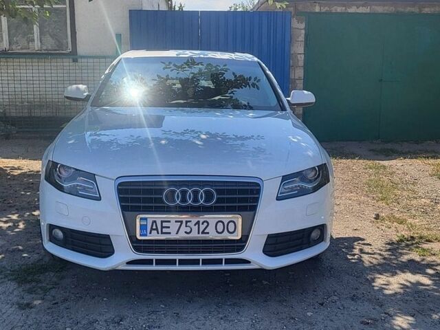 Белый Ауди А4, объемом двигателя 1.98 л и пробегом 225 тыс. км за 8500 $, фото 1 на Automoto.ua