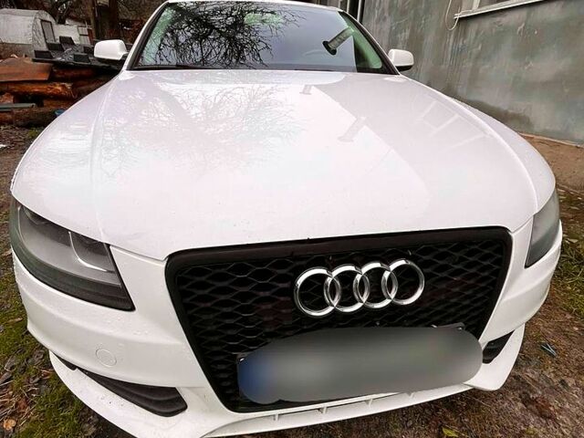 Белый Ауди А4, объемом двигателя 2 л и пробегом 195 тыс. км за 9000 $, фото 1 на Automoto.ua