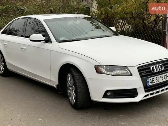 Белый Ауди А4, объемом двигателя 2 л и пробегом 244 тыс. км за 9400 $, фото 1 на Automoto.ua