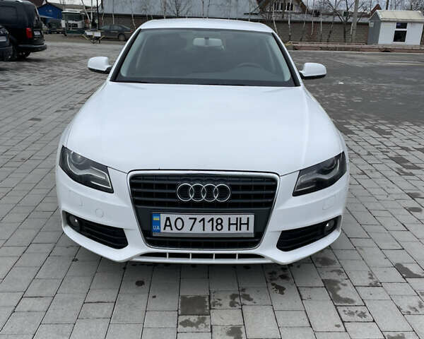 Білий Ауді А4, об'ємом двигуна 1.8 л та пробігом 150 тис. км за 10000 $, фото 1 на Automoto.ua