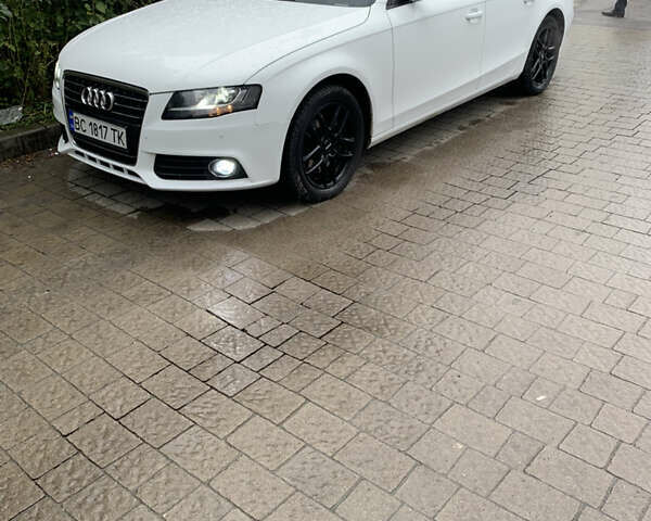 Белый Ауди А4, объемом двигателя 2 л и пробегом 99 тыс. км за 10900 $, фото 1 на Automoto.ua