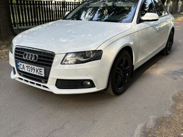 Белый Ауди А4, объемом двигателя 2 л и пробегом 197 тыс. км за 11327 $, фото 1 на Automoto.ua